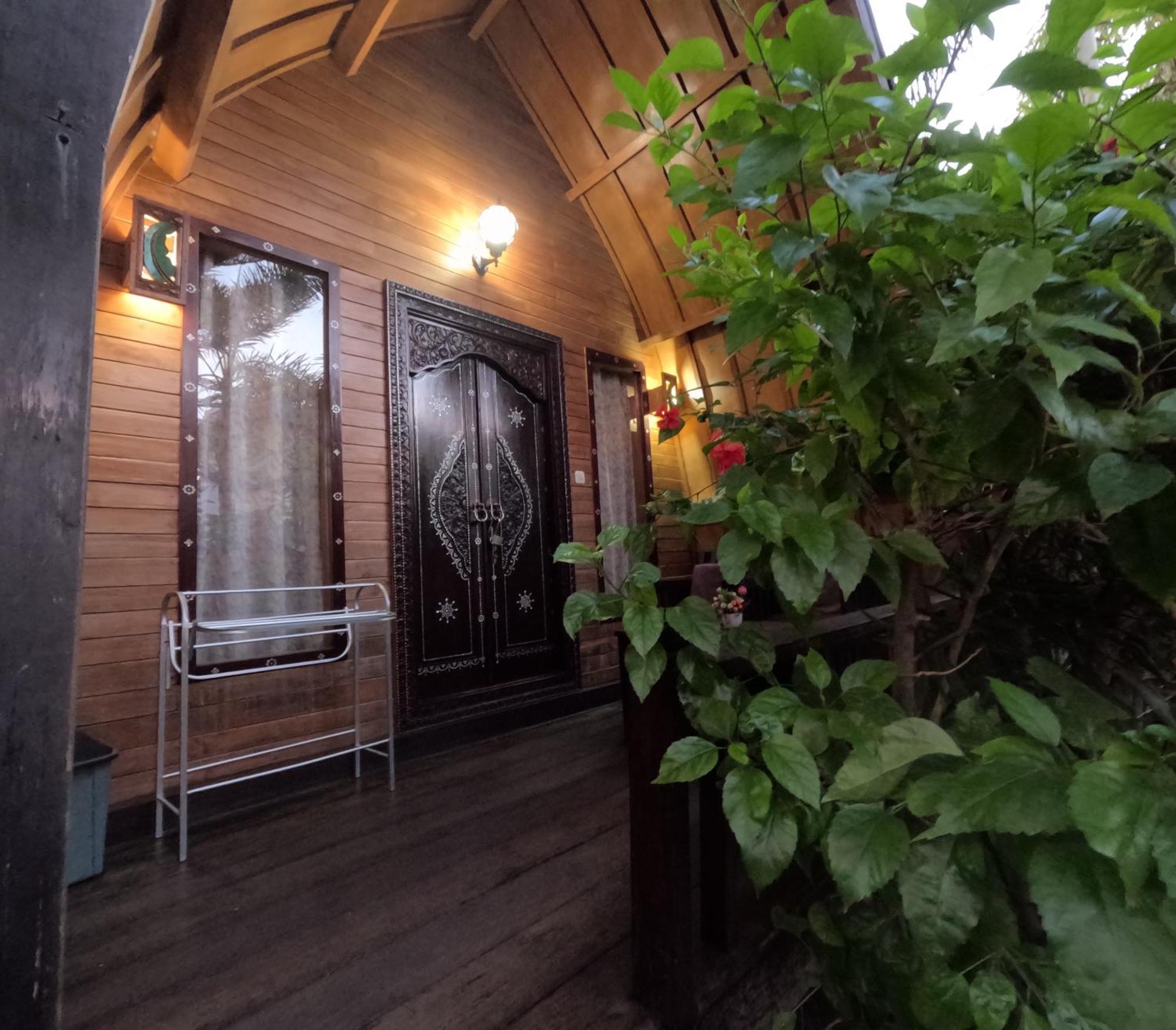 Banana Leaf Bungalow Gili Trawangan Exterior photo