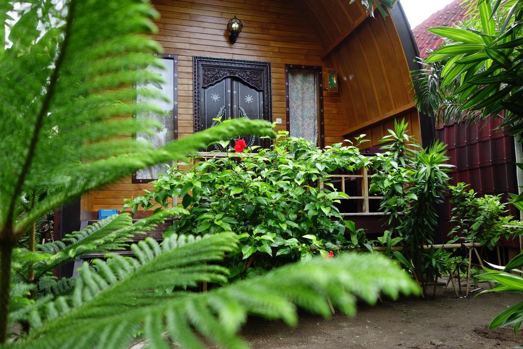 Banana Leaf Bungalow Gili Trawangan Exterior photo