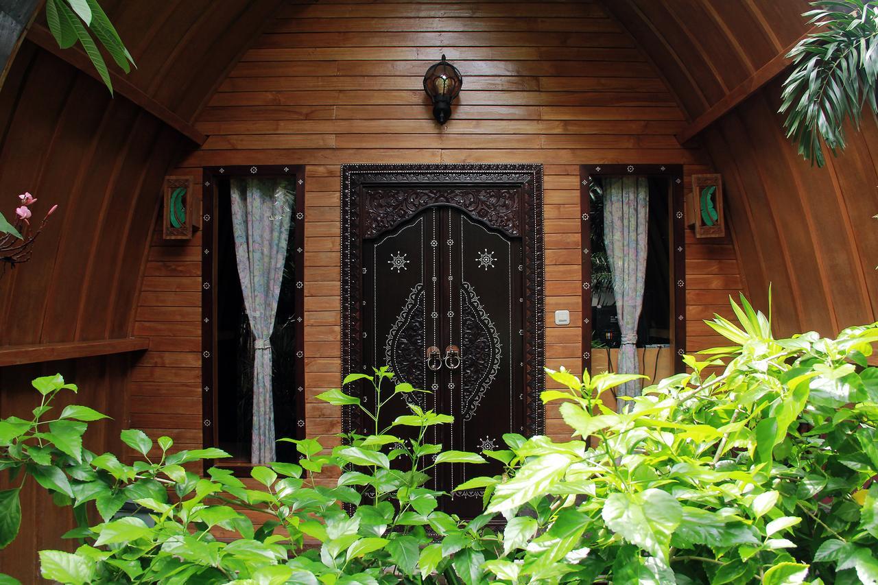 Banana Leaf Bungalow Gili Trawangan Exterior photo